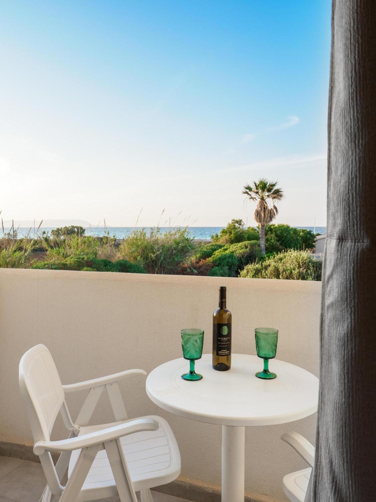 Divina Seaside Apartments By Estia Гуве Экстерьер фото